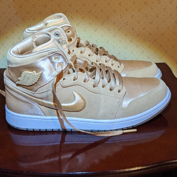 NIKE AIR JORDAN I RETRO 1 PINNACLE VACHETTAN TAN - Picture 2 of 5